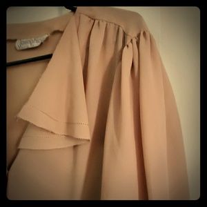 Gorgeous flowy beige blouse